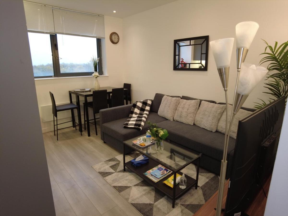 Luxurious Short Stay Flat In Мілтон-Кінз Екстер'єр фото